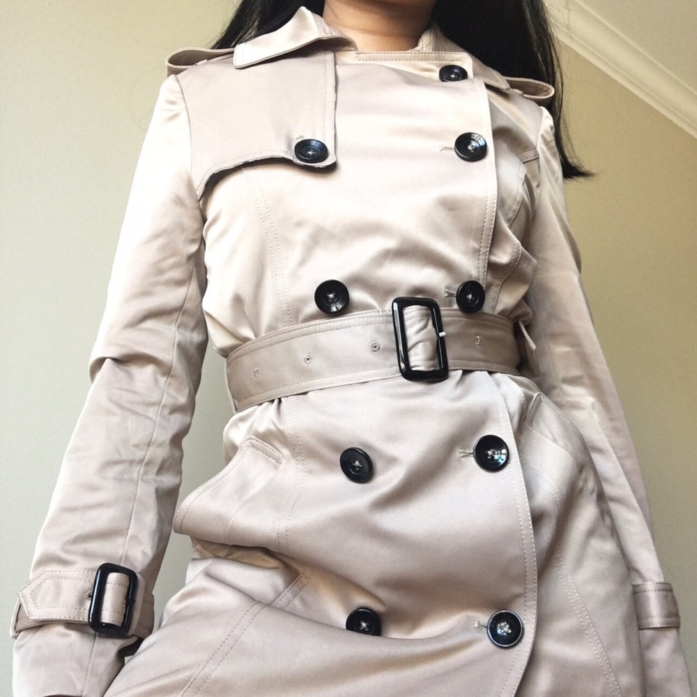 NWT Ms Ann Tan and Black Trench Coat With Pockets